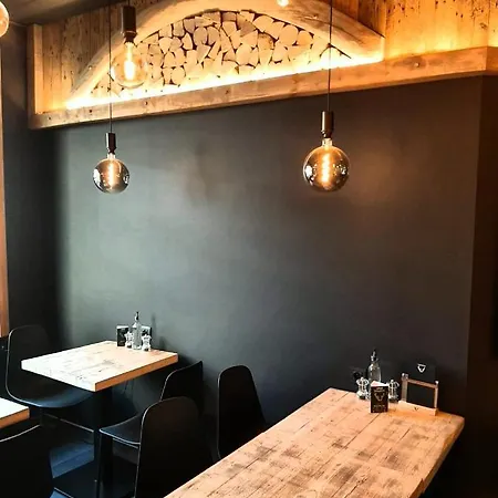 Renee Cense Bed & Breakfast 3*