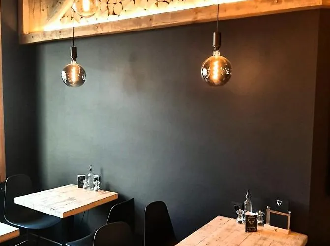 Renee Cense Bed & Breakfast 3*